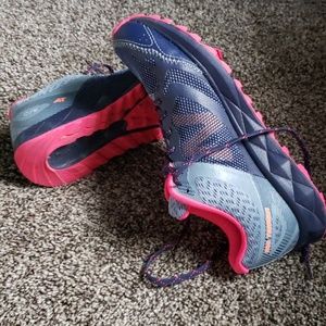 New balance all terrain tennis shoes